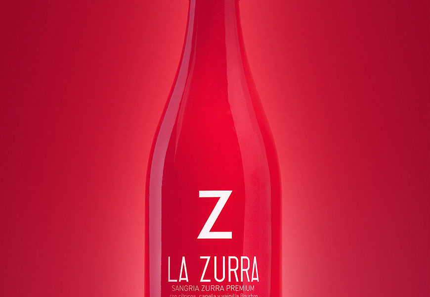 Diseño_packaging_botella_sangria_La_Zurra
